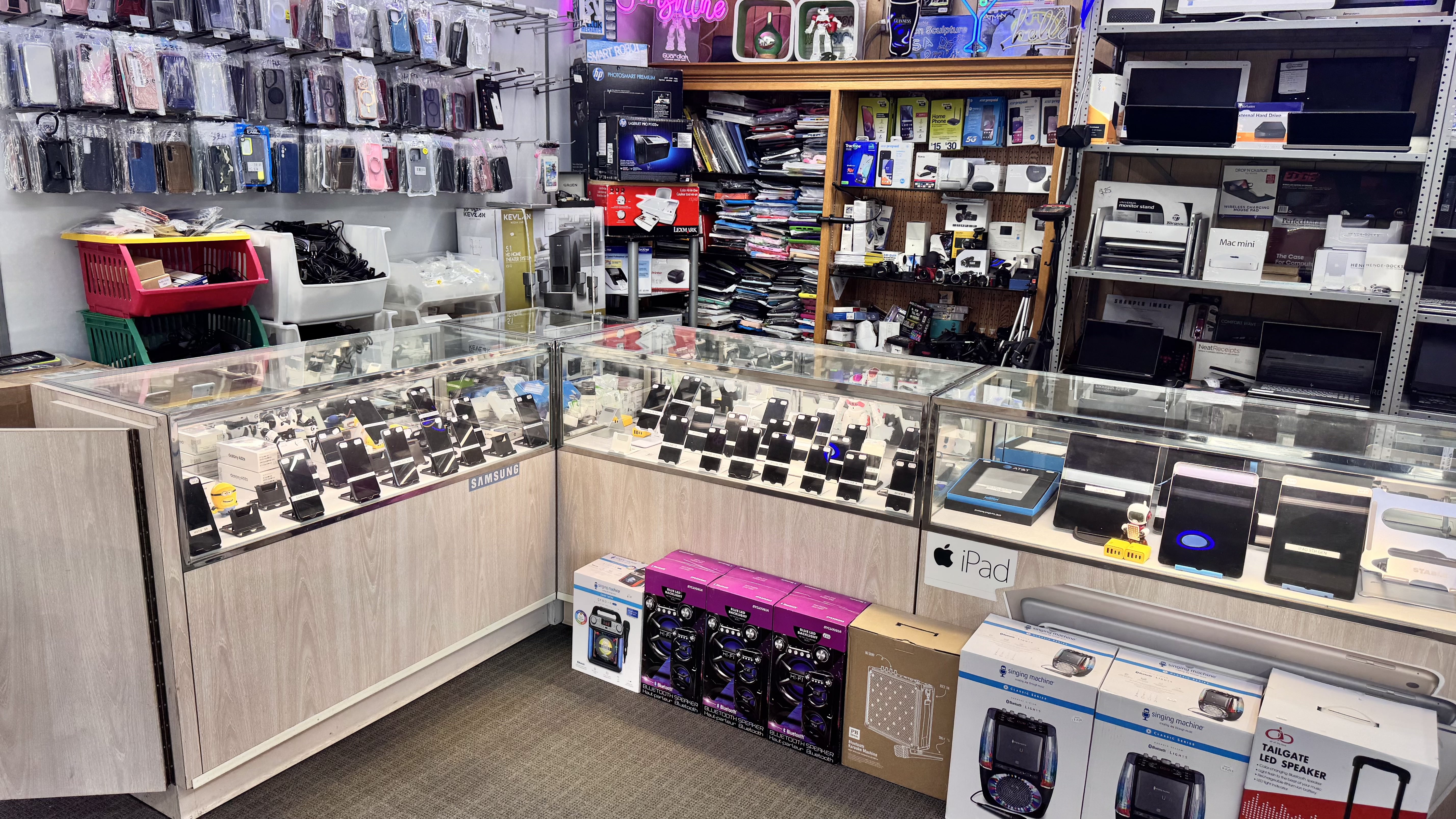 Phone display cases packed with devices